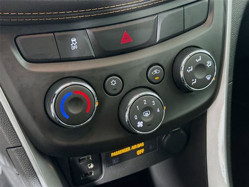 Used 2022 Chevrolet Trax LS w/ Tint and Cruise Package image 16