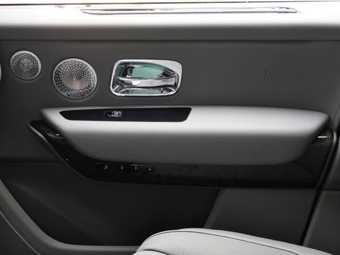 Used 2024 Rolls-Royce Cullinan w/ Cullinan Package AWD/4WD image 11