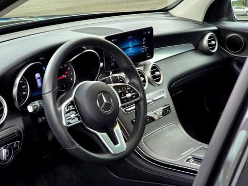 Used 2020 Mercedes-Benz GLC 300 4MATIC image 11