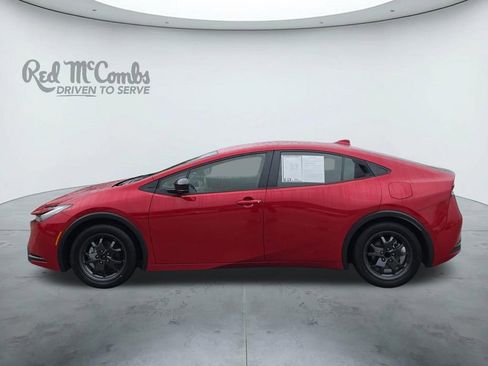 Used 2025 Toyota Prius LE FWD image 2