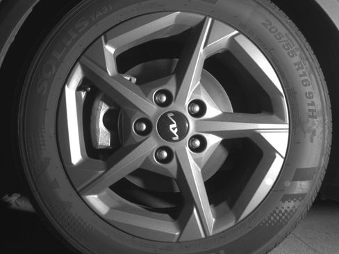 Used 2025 Kia K4 LXS image 12