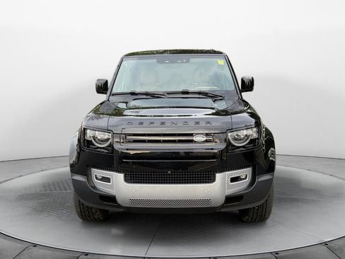 Used 2025 Land Rover Defender 110 S image 2