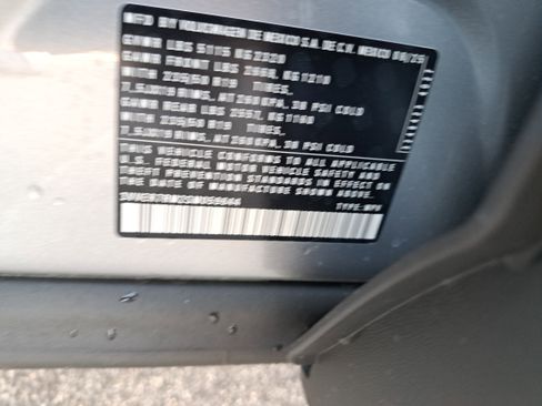 New 2025 Volkswagen Tiguan SE image 33