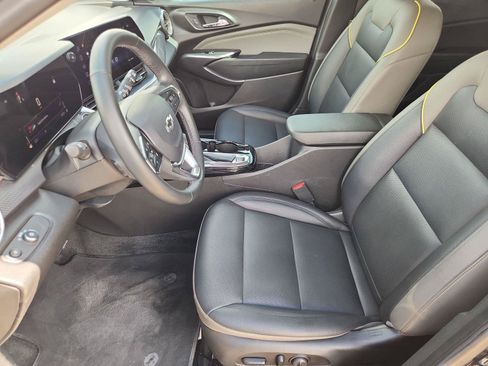 Certified 2025 Chevrolet Trax ACTIV w/ Driver Confidence Package FWD image 18