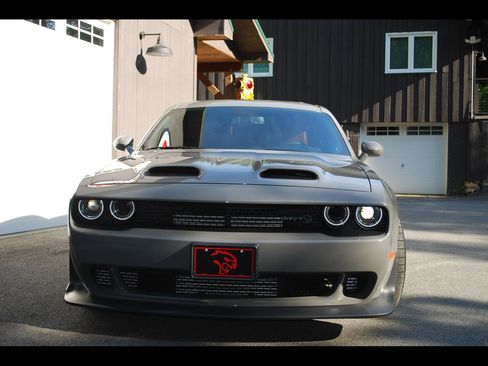 Used 2019 Dodge Challenger SRT Hellcat Redeye RWD image 1
