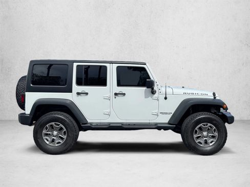 Used 2016 Jeep Wrangler Unlimited Rubicon w/ Connectivity Group AWD/4WD image 4