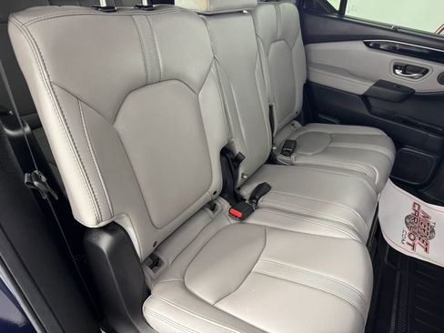 Used 2025 Honda Pilot EX-L image 38