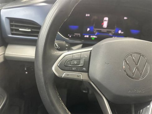 Used 2024 Volkswagen Taos SE image 26