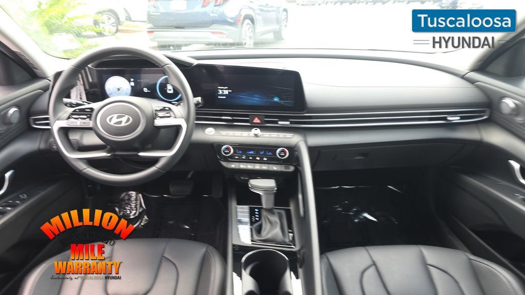 Used 2026 Hyundai Elantra Limited FWD image 25