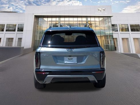 Used 2026 Cadillac Vistiq Sport w/ LPO, Floor Liner Package AWD/4WD image 4