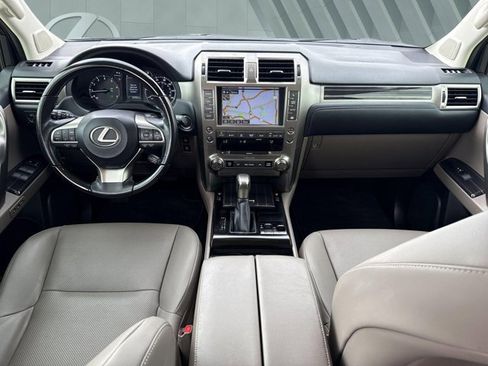 Certified 2020 Lexus GX 460 Premium w/ Premium Package AWD/4WD image 13