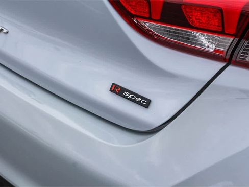 Used 2020 Hyundai Veloster Turbo R-Spec image 11