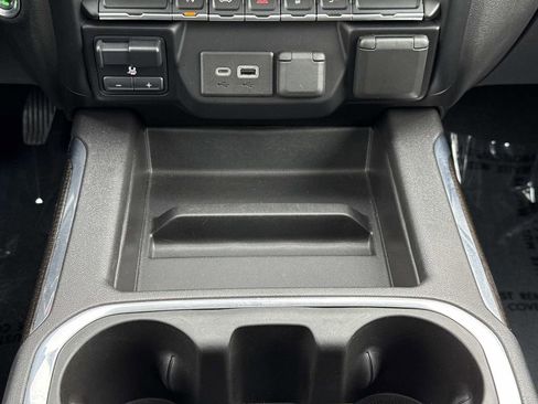 Used 2021 Chevrolet Silverado 1500 RST w/ Convenience Package II AWD/4WD image 8