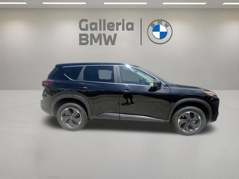 Used 2025 Nissan Rogue SV AWD/4WD image 25