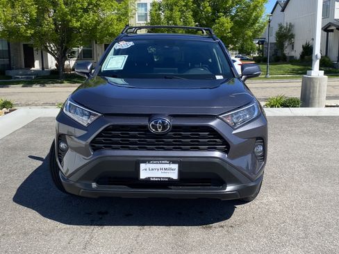 Used 2020 Toyota RAV4 XLE Premium AWD/4WD image 9