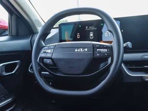 Used 2025 Kia K4 FWD image 17