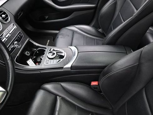 Used 2017 Mercedes-Benz C 300 4MATIC Sedan image 28