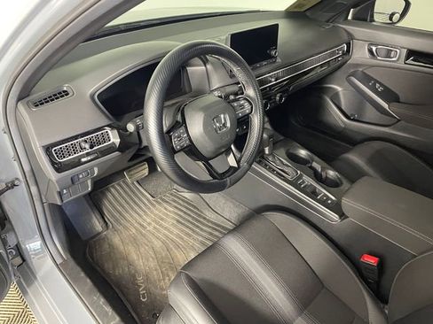 Used 2025 Honda Civic Sport image 3