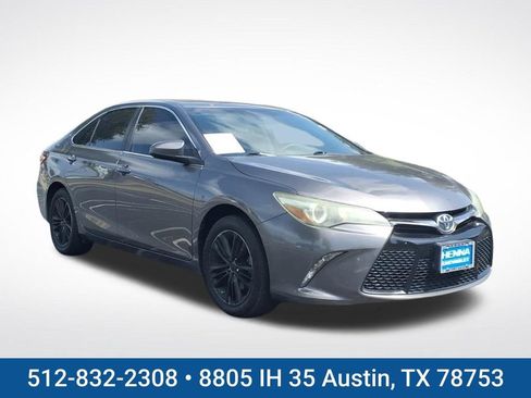 Used 2017 Toyota Camry SE FWD image 1