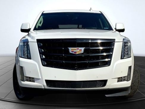 Used 2019 Cadillac Escalade Premium Luxury AWD/4WD image 3
