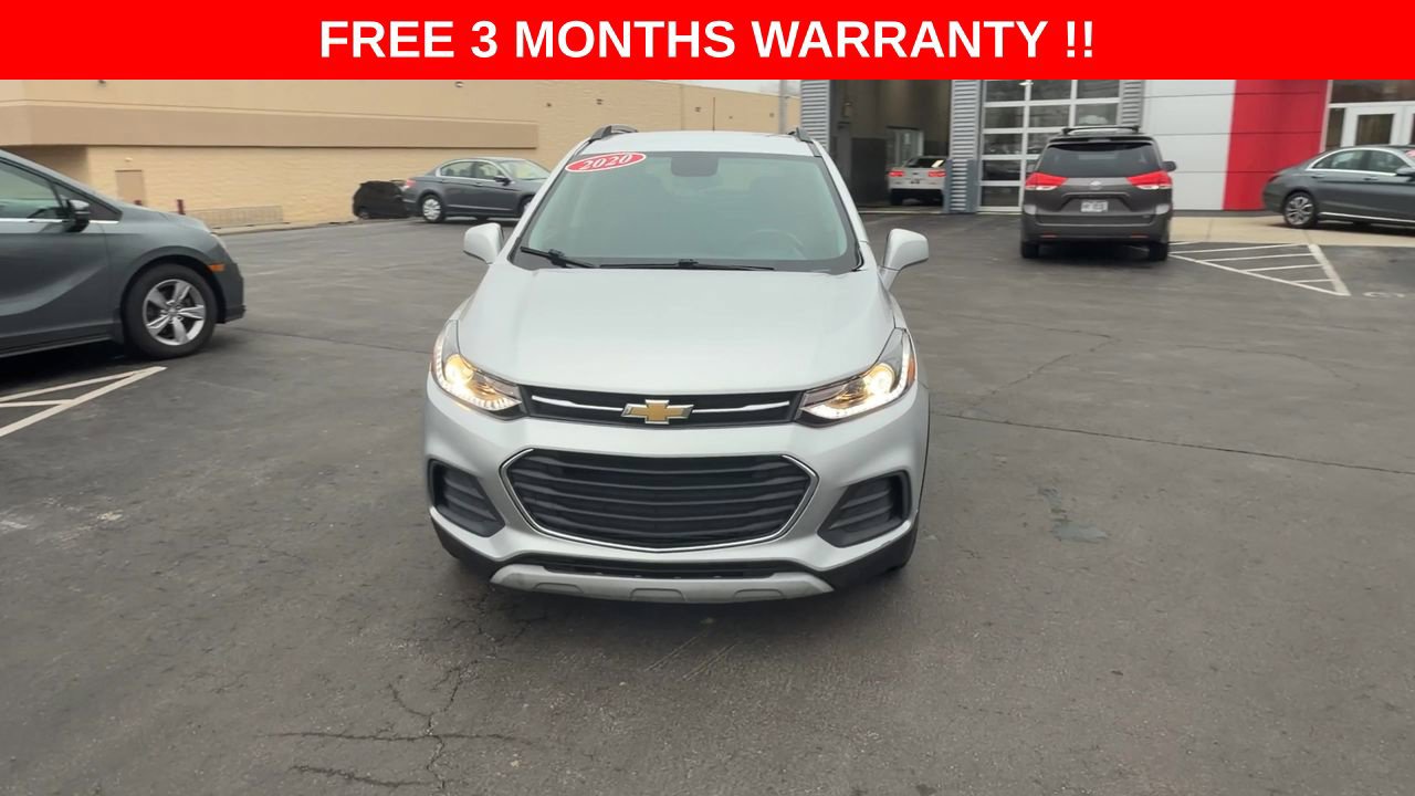 Used 2020 Chevrolet Trax LT w/ LT Convenience Package FWD image 3