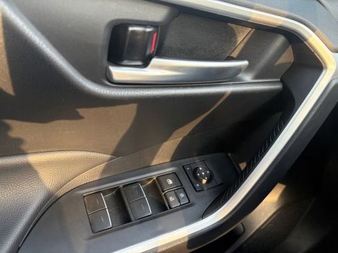 Used 2025 Toyota RAV4 XLE FWD image 13