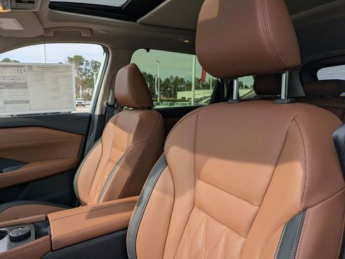 New 2026 Nissan Rogue Platinum w/ Platinum Premium Package image 14