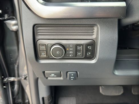 New 2026 Ford F250 Lariat w/ Black Appearance Package image 30