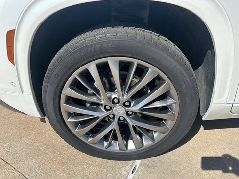 Certified 2025 Buick Enclave Avenir w/ Super Cruise Package image 12