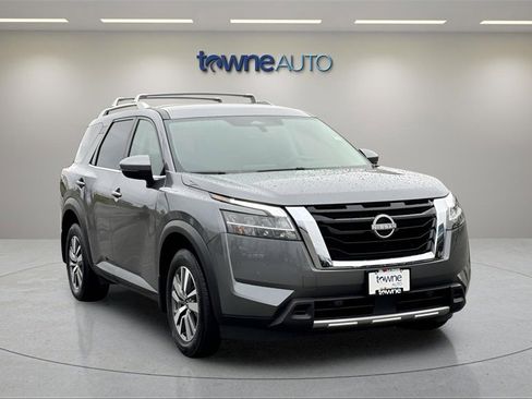Used 2024 Nissan Pathfinder SL image 7