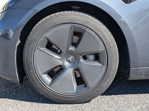 Used 2023 Tesla Model 3 Standard Range image 12