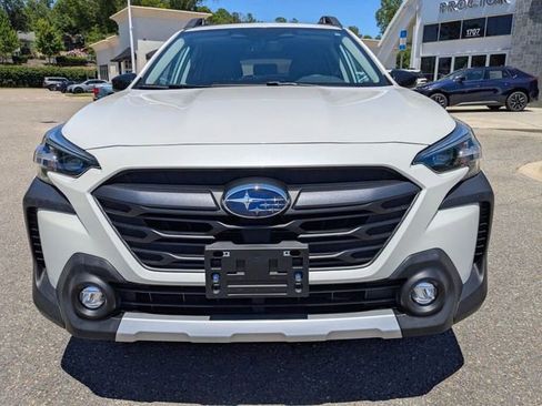 Used 2023 Subaru Outback Limited AWD/4WD image 3