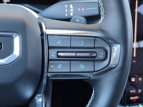 Used 2025 GMC Acadia Denali w/ Super Cruise Package image 29