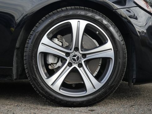 Used 2019 Mercedes-Benz E 300 4MATIC w/ Premium 1 Package image 12