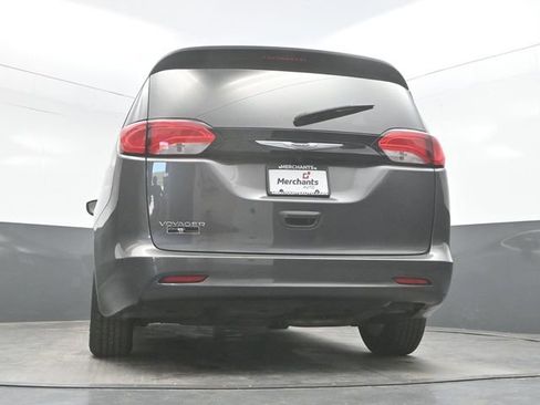 Used 2023 Chrysler Voyager LX image 35