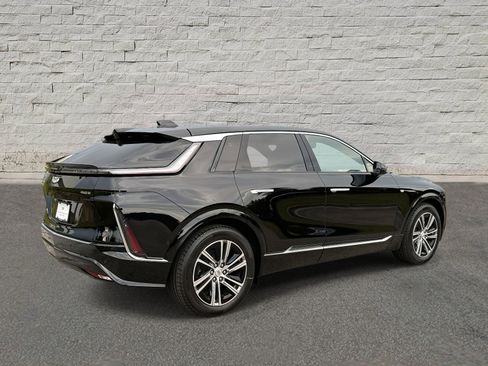 New 2025 Cadillac Lyriq Luxury image 4
