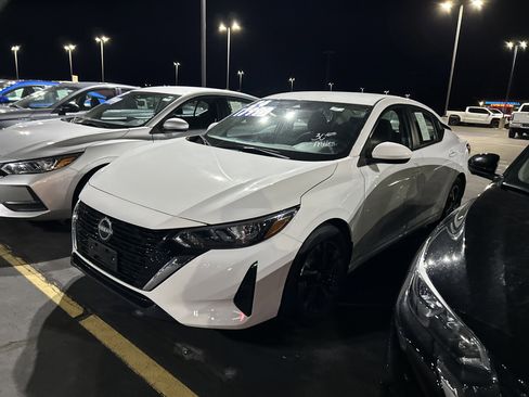 Used 2024 Nissan Sentra SV image 8