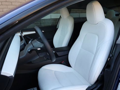 Used 2023 Tesla Model 3 Standard Range image 13