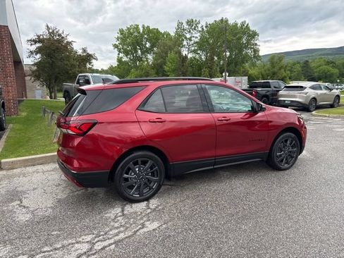 Used 2023 Chevrolet Equinox RS w/ RS Leather Package AWD/4WD image 12