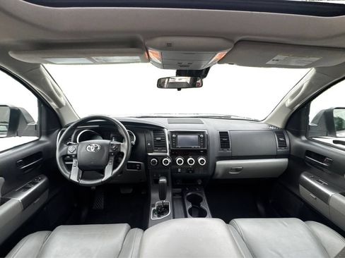 Used 2019 Toyota Sequoia SR5 AWD/4WD image 30