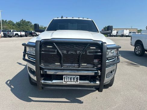 Used 2022 RAM 5500 Tradesman w/ Chrome Appearance Group AWD/4WD image 2