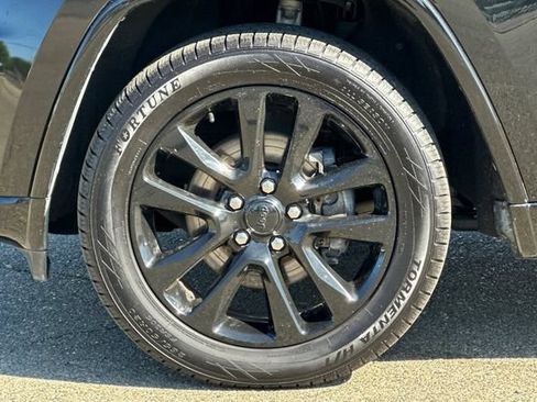 Used 2020 Jeep Grand Cherokee Altitude AWD/4WD image 32