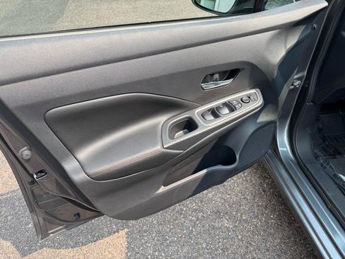 Used 2025 Nissan Versa SR w/ Trunk Package FWD image 9