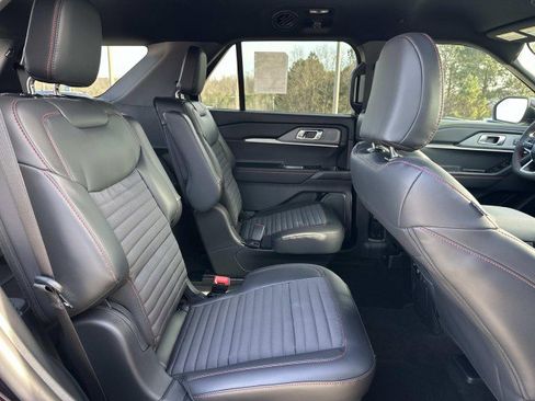 New 2026 Ford Explorer ST-Line w/ ST-Line Street Pack image 15