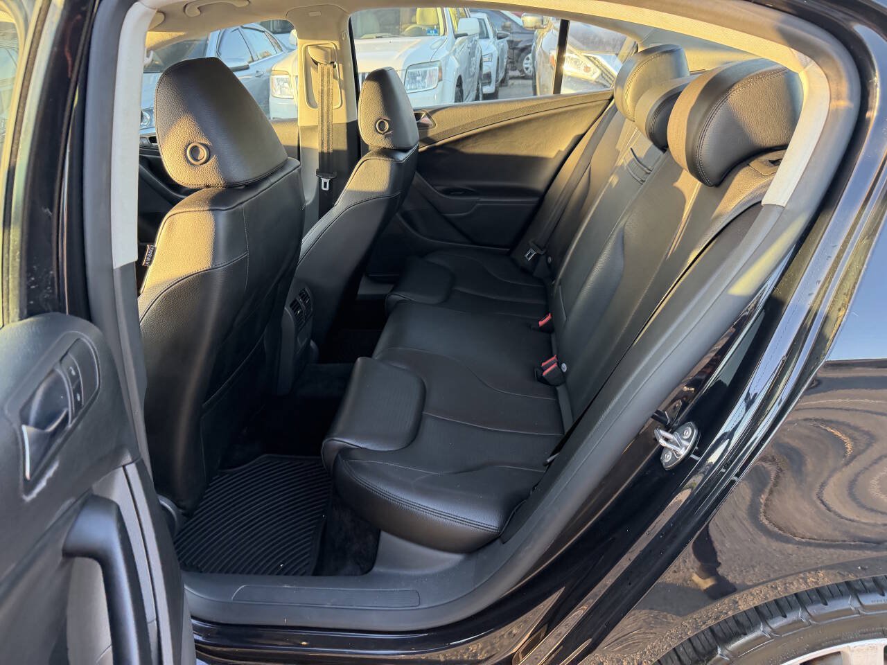 Used 2010 Volkswagen Passat Komfort FWD image 13