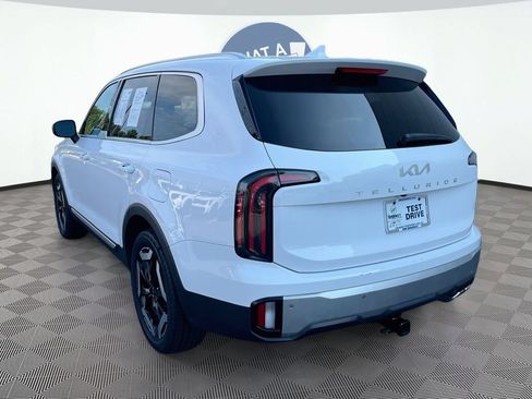 Certified 2023 Kia Telluride EX w/ EX Captain's Chair Package FWD image 8