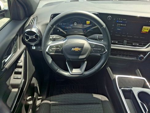 Used 2025 Chevrolet Equinox LT AWD/4WD image 12