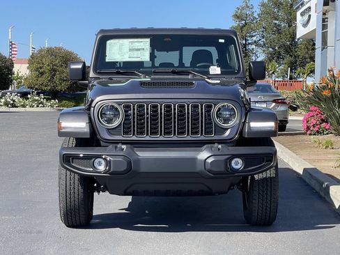 New 2026 Jeep Gladiator Sport AWD/4WD image 6