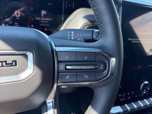 Used 2025 GMC Yukon XL Denali w/ Sun & Power Step Package image 18