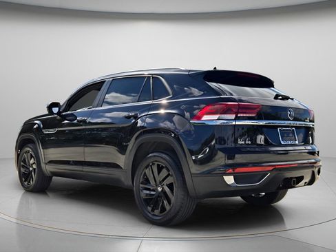 Used 2023 Volkswagen Atlas Cross Sport SE w/ Panoramic Sunroof Package image 5